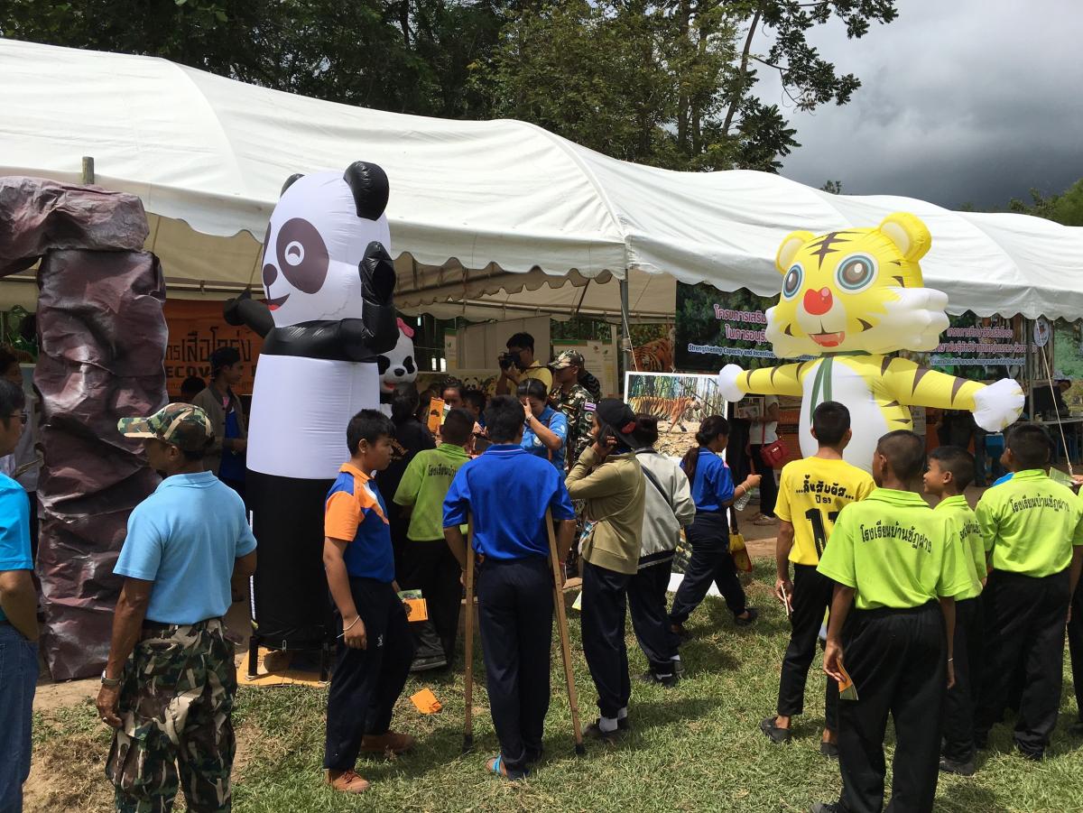 Aufklärungsarbeit in Dörfern